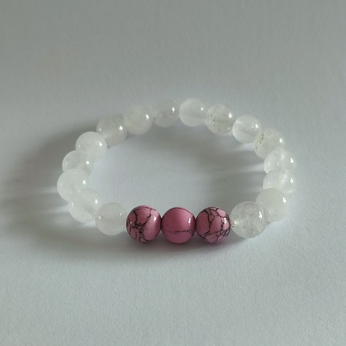Pulseira Quartzo Cristal e Howlita Rosa para Crianças dos 5 aos 12 anos