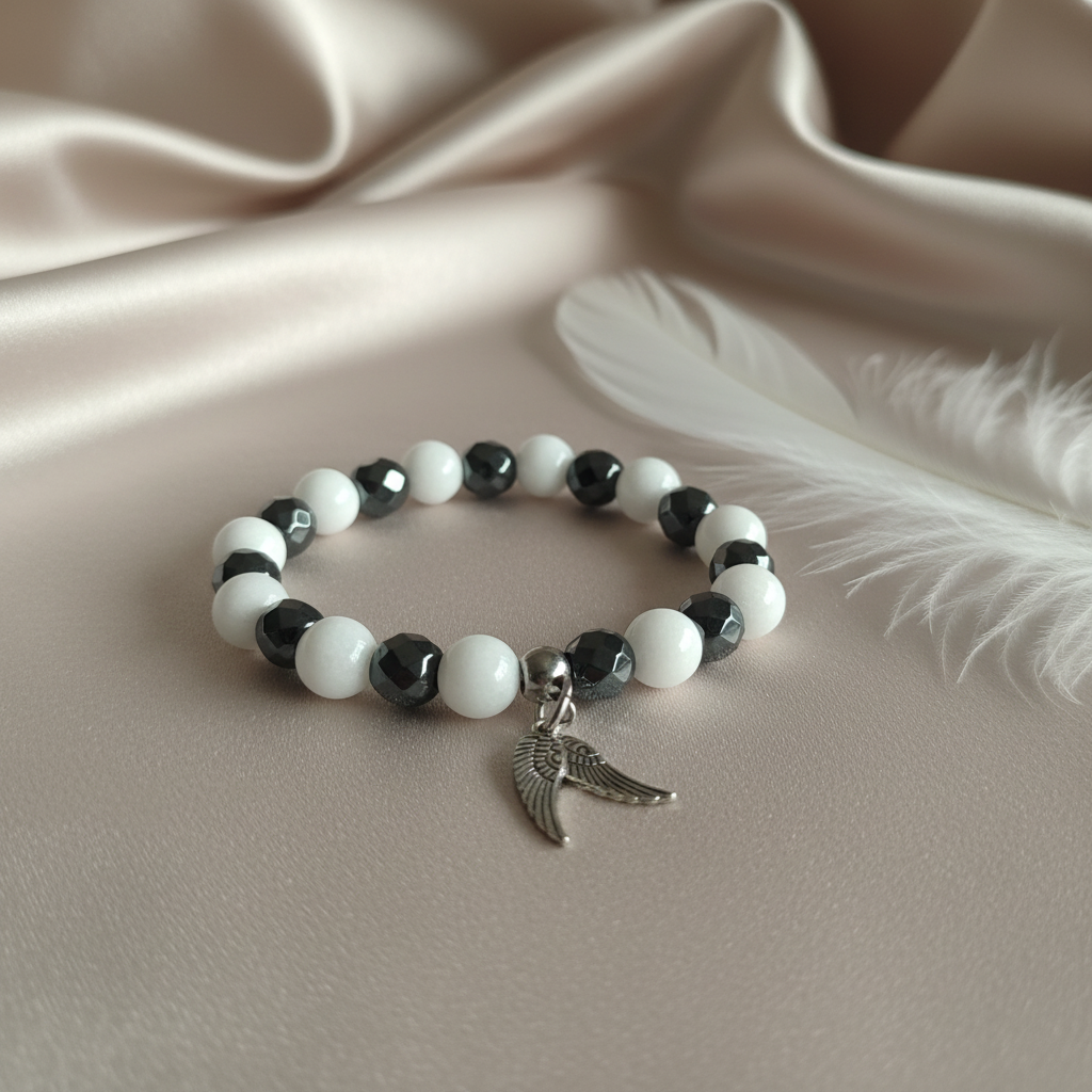 Pulseira Anjo da Guarda - Hematite e Jade Branca com Fundo Elegante