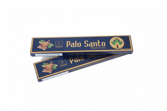 Caixas de Palo Santo em fundo branco
